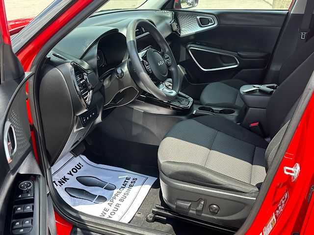 2023 Kia Soul S - Photo 11