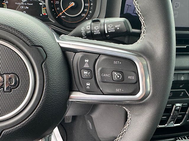 2025 Jeep Wrangler 4-Door Sahara - Photo 27