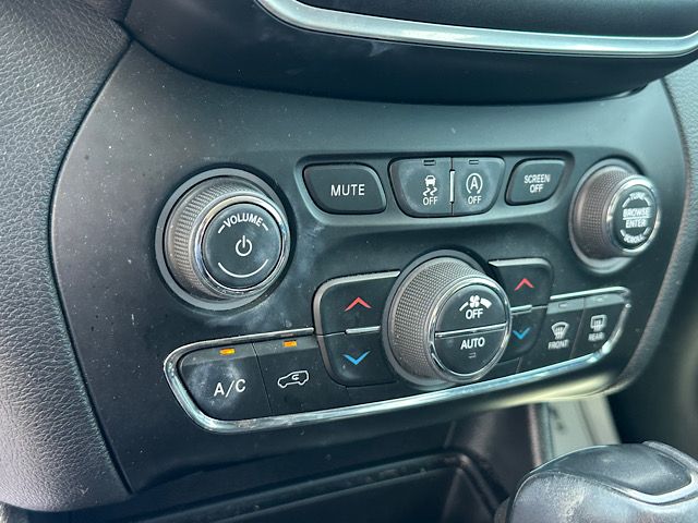 2020 Jeep Cherokee Trailhawk - Photo 28