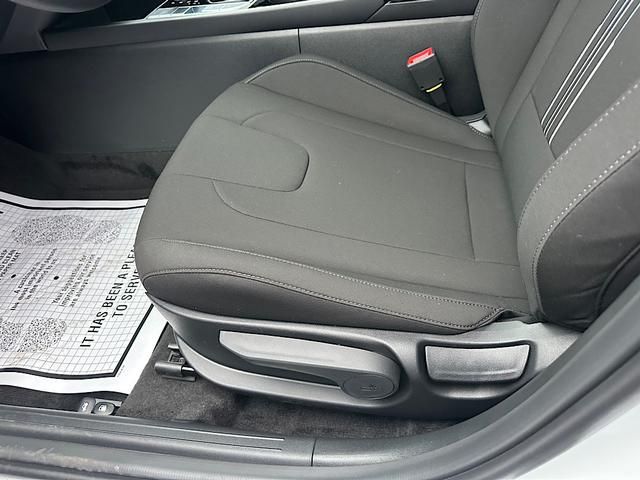 2025 Hyundai Elantra Blue - Photo 8