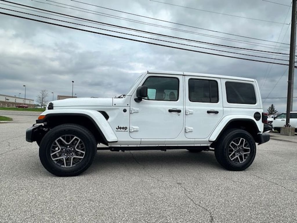 Used 2025 Jeep Wrangler Sahara SUV