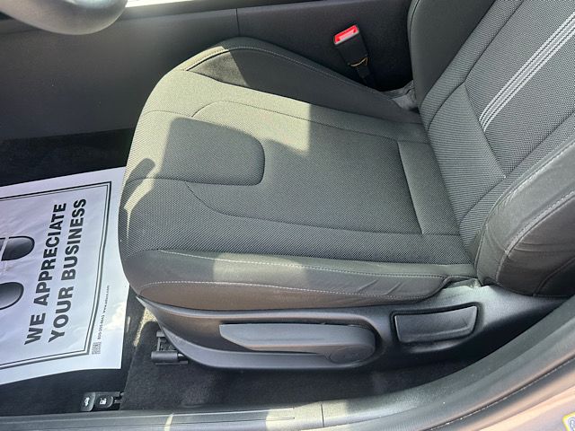 2024 Hyundai Elantra SE - Photo 15
