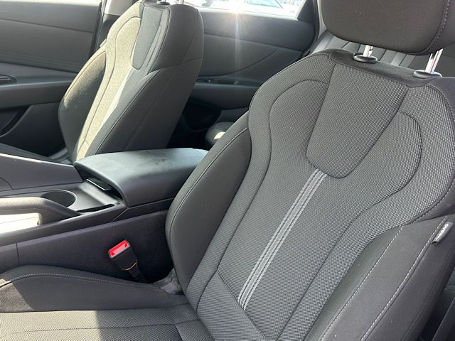 2024 Hyundai Elantra SE - Photo 17