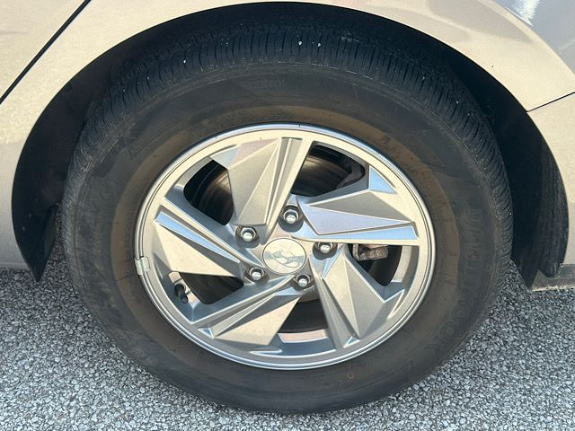 2024 Hyundai Elantra SE - Photo 32