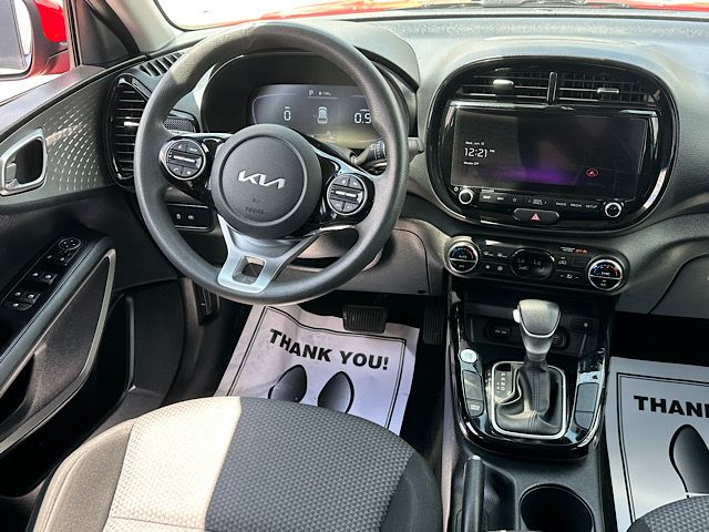 2023 Kia Soul S - Photo 18