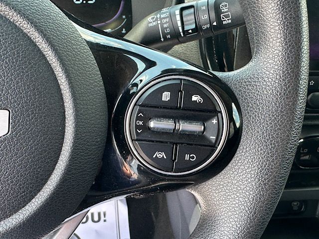 2023 Kia Soul S - Photo 23