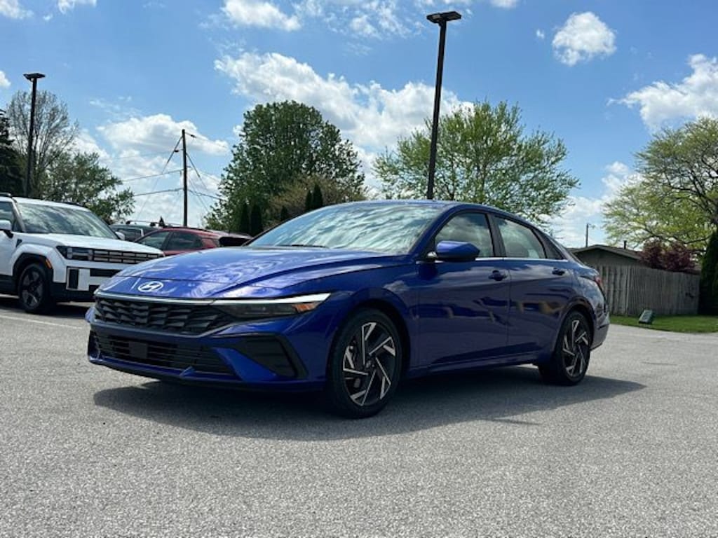 Used 2025 Hyundai Elantra SEL Convenience Sedan