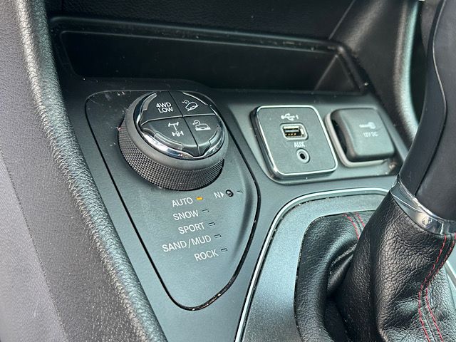 2020 Jeep Cherokee Trailhawk - Photo 27
