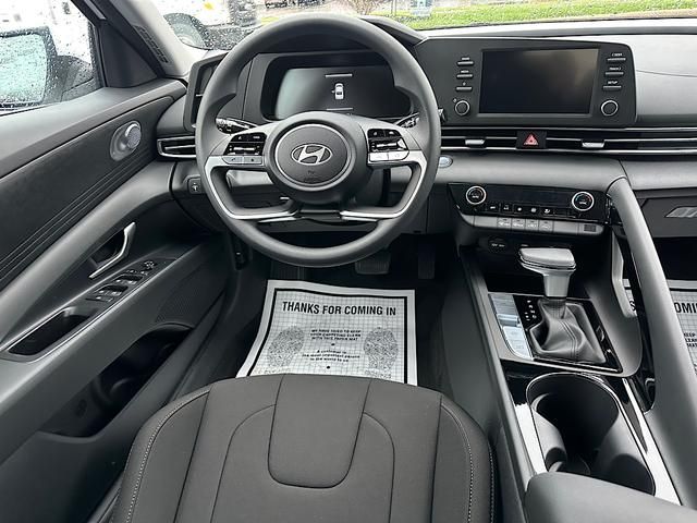 2025 Hyundai Elantra Blue - Photo 12