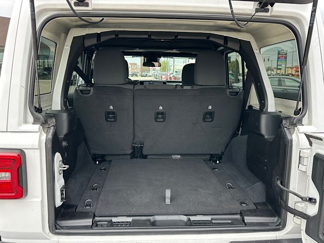 2025 Jeep Wrangler 4-Door Sahara - Photo 12