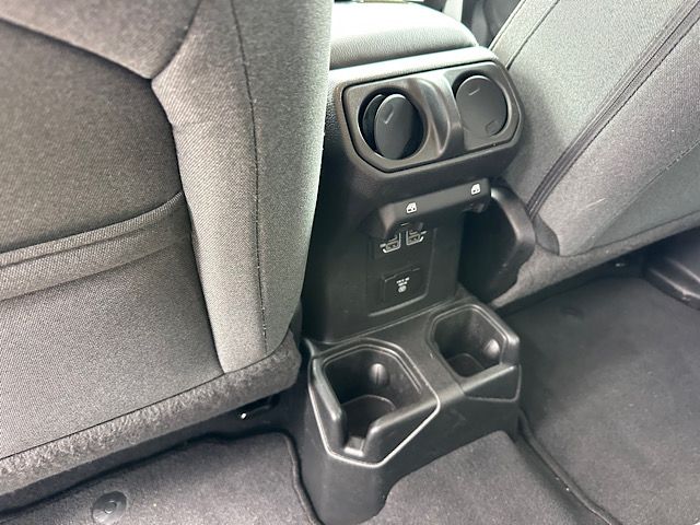2025 Jeep Wrangler 4-Door Sahara - Photo 22