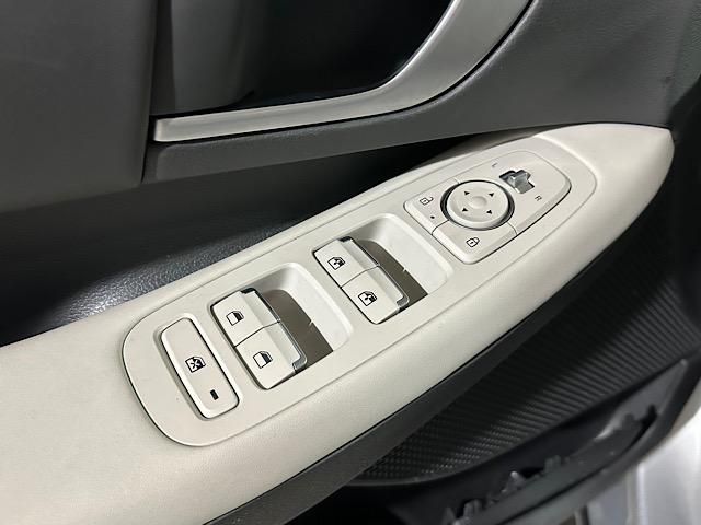 2025 Hyundai Sonata Hybrid SEL - Photo 11