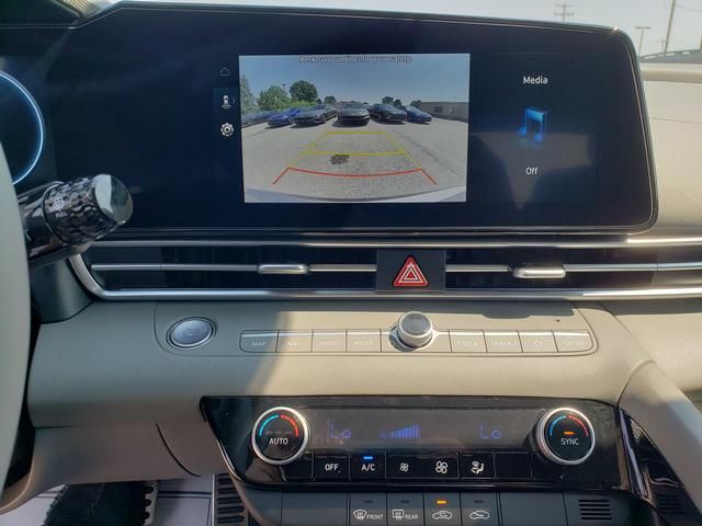 2025 Hyundai Elantra Blue - Photo 9