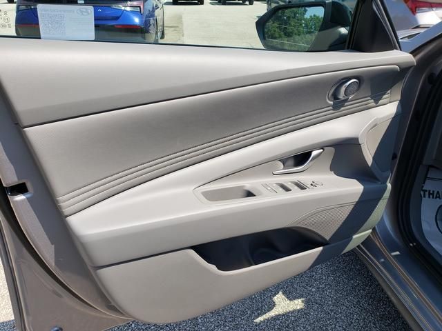 2025 Hyundai Elantra Blue - Photo 6