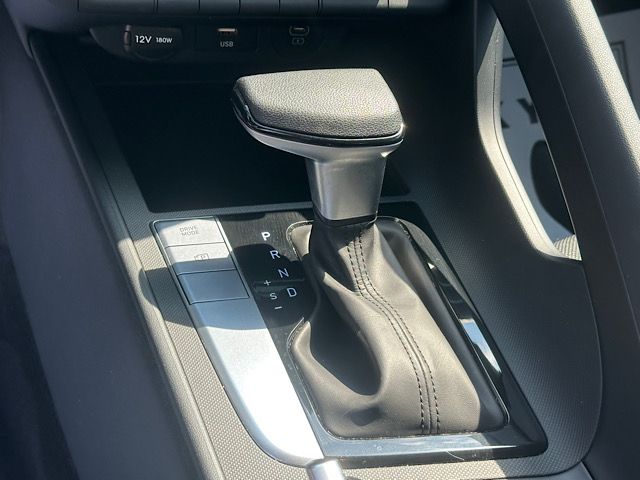 2024 Hyundai Elantra SE - Photo 26
