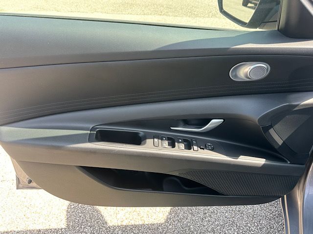 2024 Hyundai Elantra SE - Photo 16
