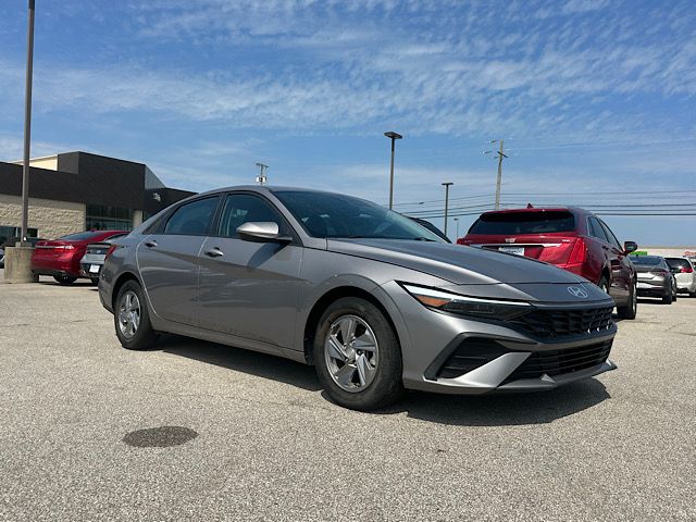 2024 Hyundai Elantra SE - Photo 12