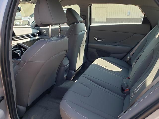 2025 Hyundai Elantra Blue - Photo 10