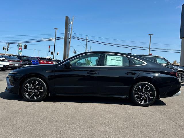 2024 Hyundai Sonata SEL photo 2