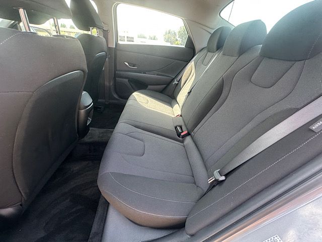 2024 Hyundai Elantra SE - Photo 19