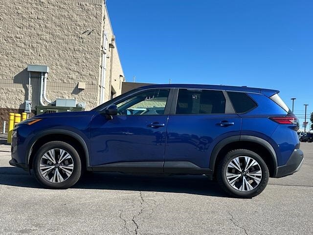 2023 Nissan Rogue SV photo 2
