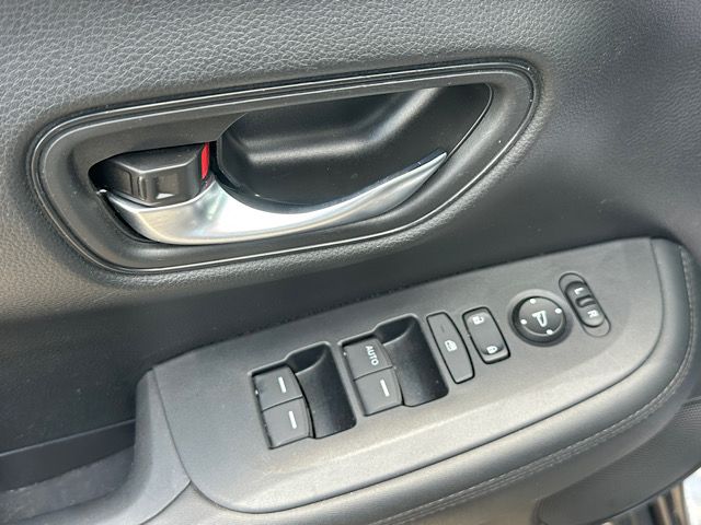 2025 Honda HR-V LX - Photo 13