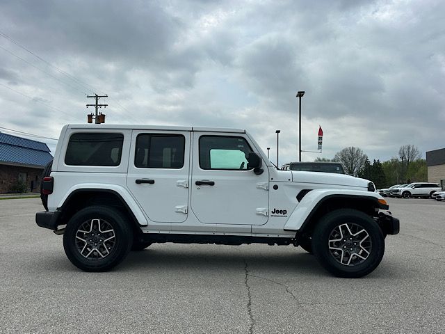2025 Jeep Wrangler 4-Door Sahara - Photo 21