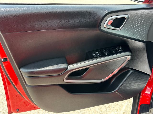 2023 Kia Soul S - Photo 14