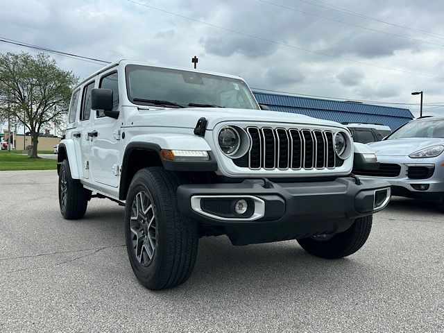2025 Jeep Wrangler 4-Door Sahara - Photo 9