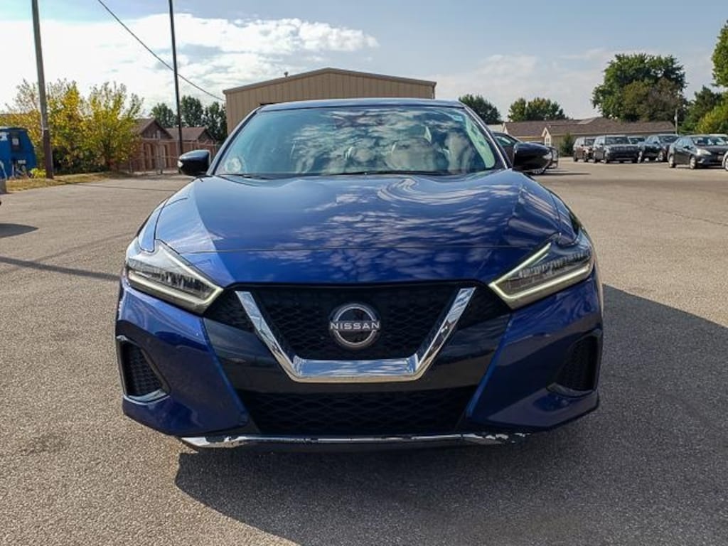 Used 2023 Nissan Maxima SV Sedan