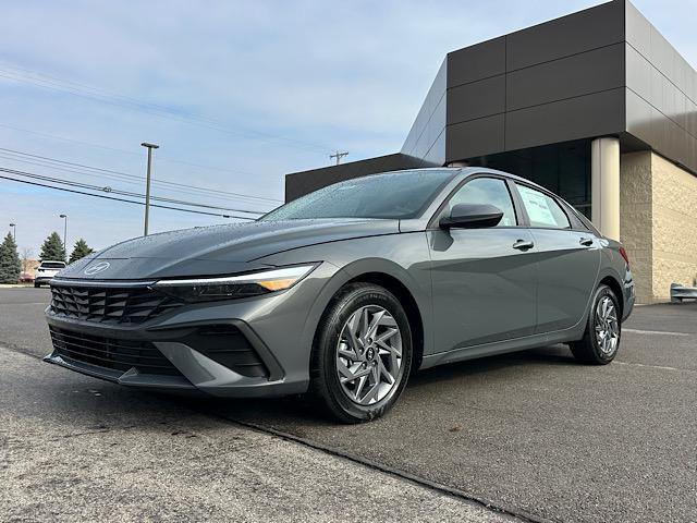 2026 Hyundai Elantra Blue's photo