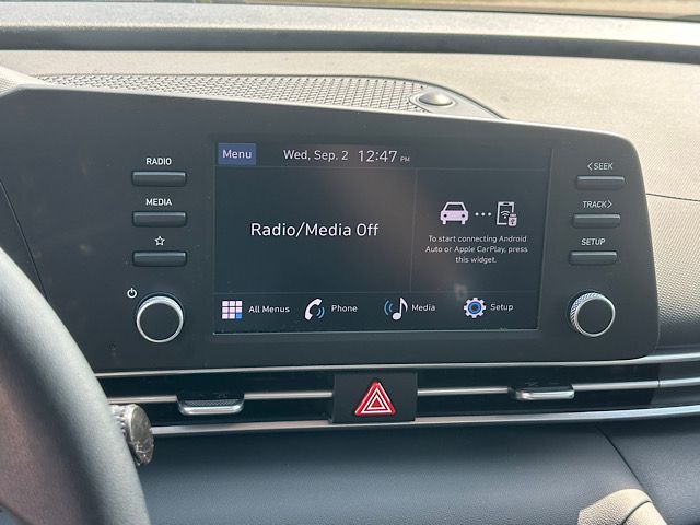 2024 Hyundai Elantra SE - Photo 30