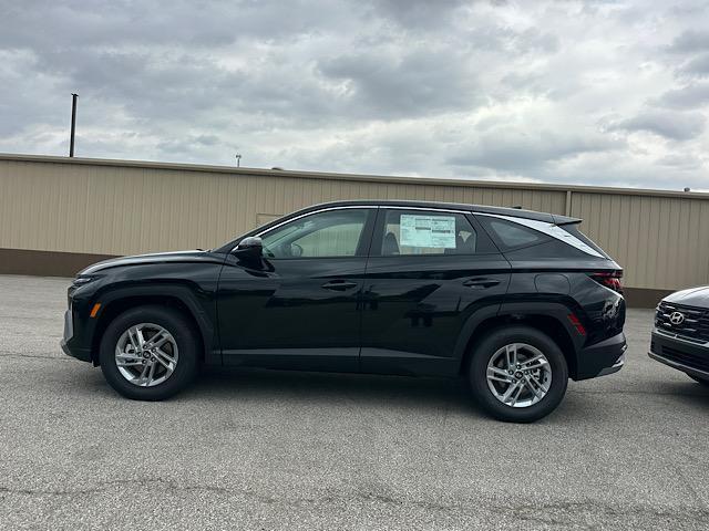 2026 Hyundai Tucson SE photo 2