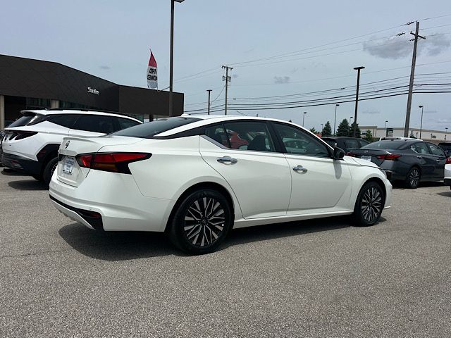 2025 Nissan Altima SV - Photo 6