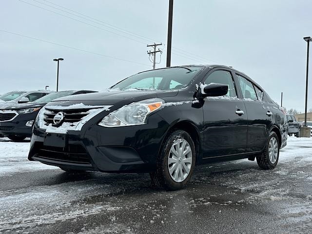 2018 Nissan Versa Sedan SV's photo