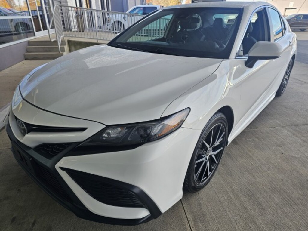 Used 2021 Toyota Camry SE Sedan