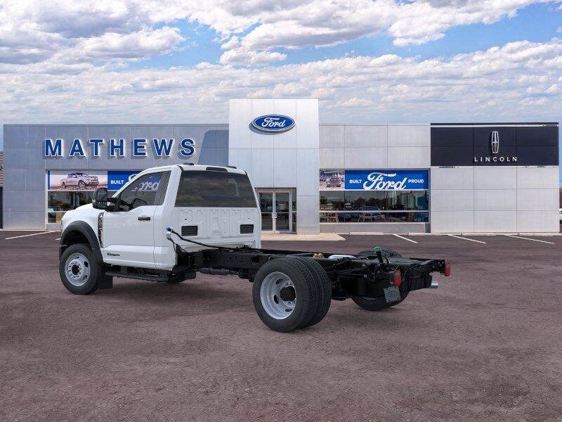 2026 Ford F-450 Super Duty Chassis Cab XL - Photo 4