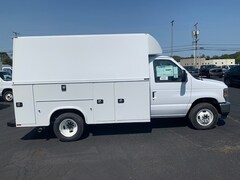 2025 Ford E-350 Cutaway Base Truck