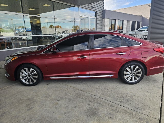Used 2016 Hyundai Sonata Sport with VIN 5NPE34AF8GH318758 for sale in Marion, OH