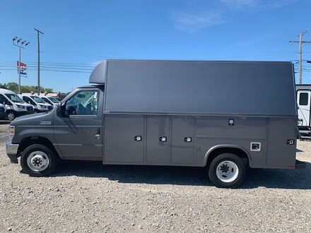 2024 Ford E-450 Cutaway Base Truck