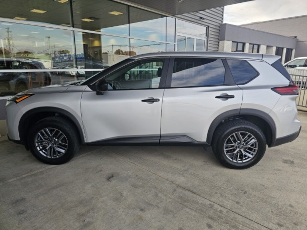 Used 2024 Nissan Rogue S SUV
