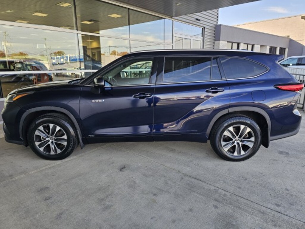 Used 2020 Toyota Highlander Hybrid XLE SUV