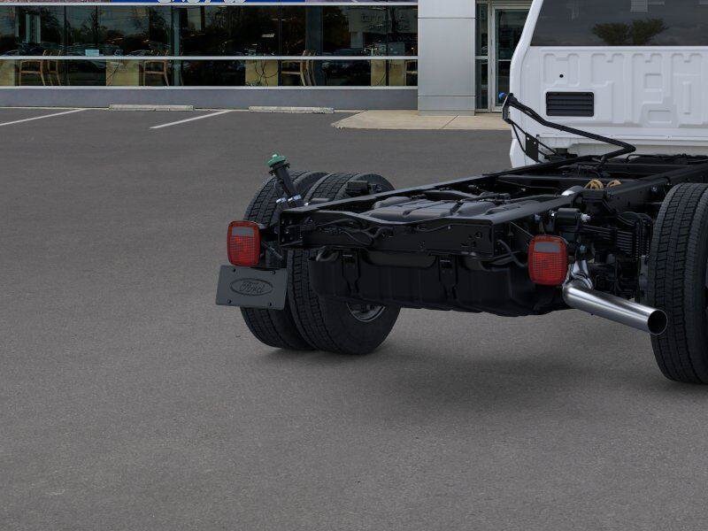 2026 Ford F-450 Super Duty Chassis Cab XL - Photo 21