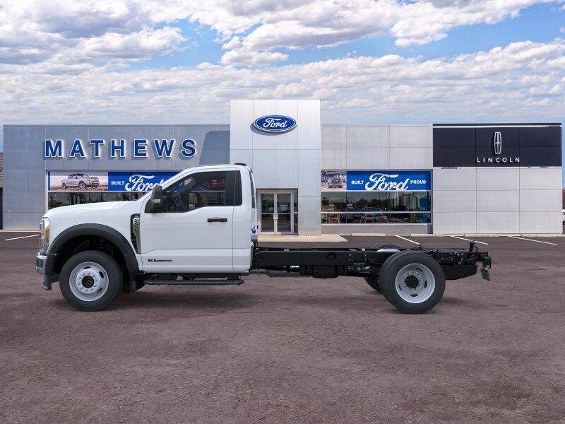 2026 Ford F-450 Super Duty Chassis Cab XL - Photo 3