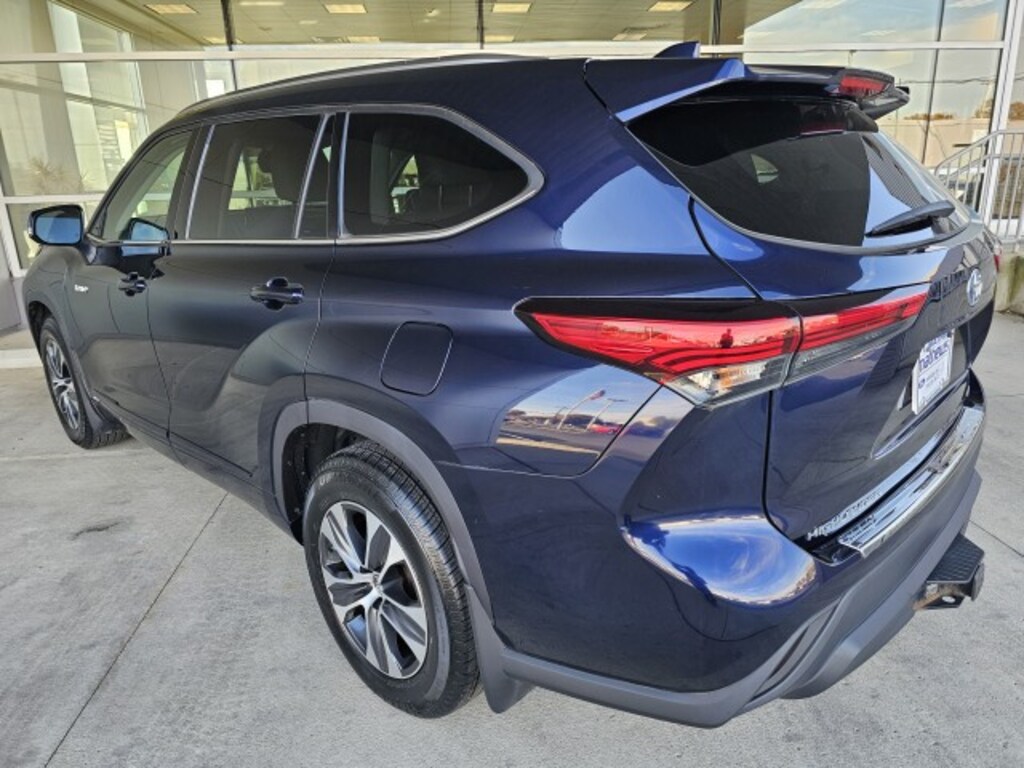 Used 2020 Toyota Highlander Hybrid XLE SUV