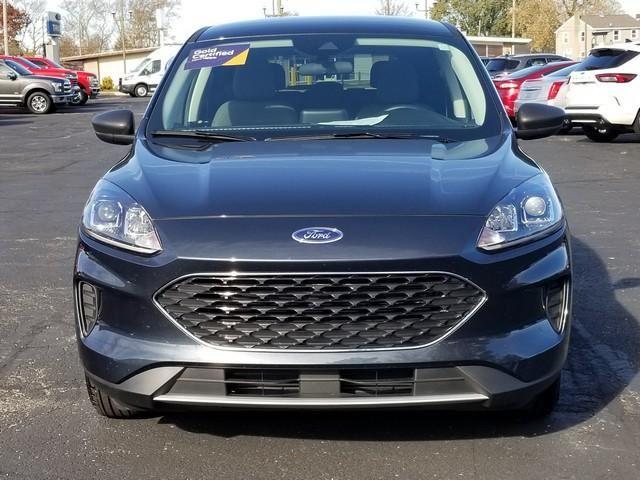 2022 Ford Escape SE photo 2