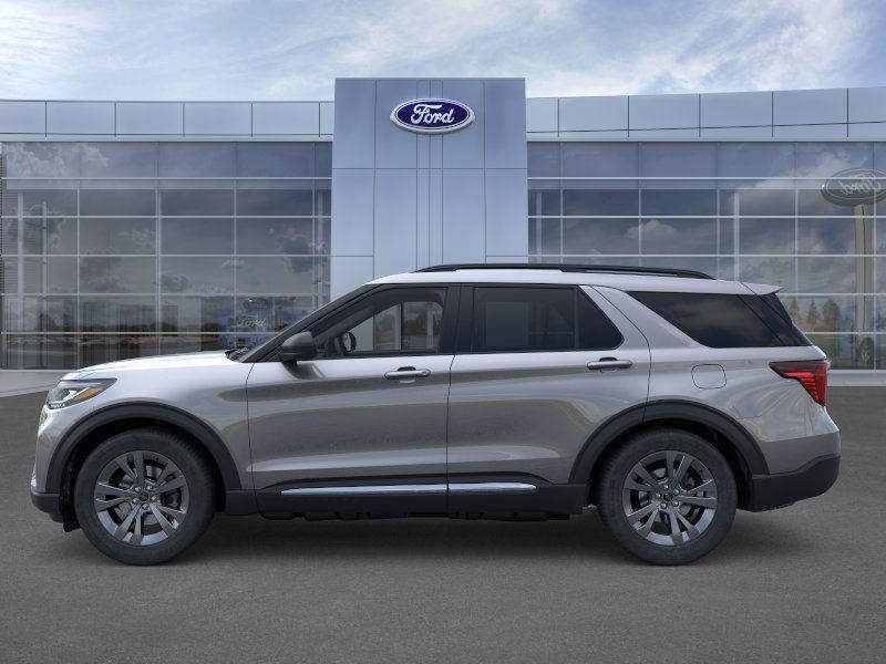 2025 Ford Explorer photo 2