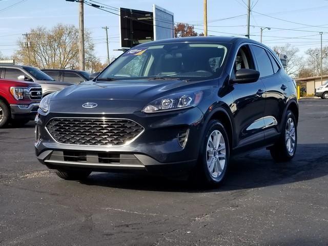2022 Ford Escape SE photo 3