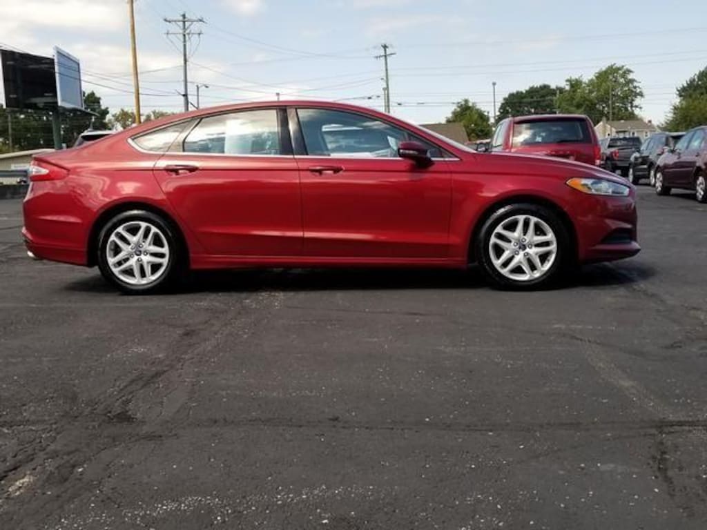 Used 2014 Ford Fusion SE Sedan
