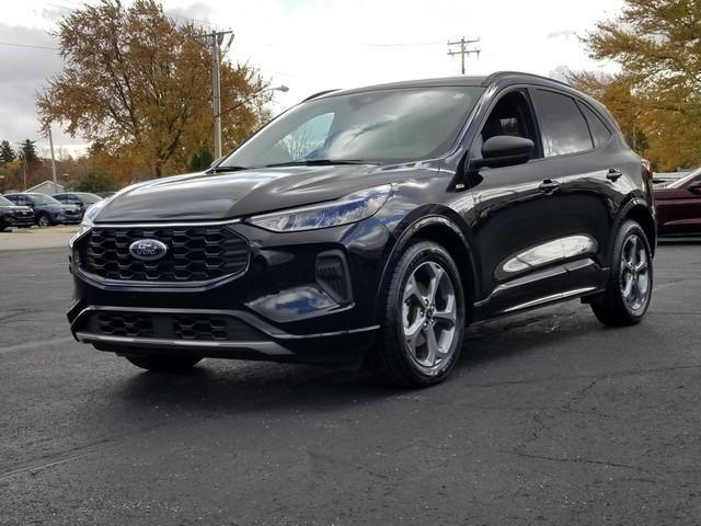2023 Ford Escape ST-Line photo 2